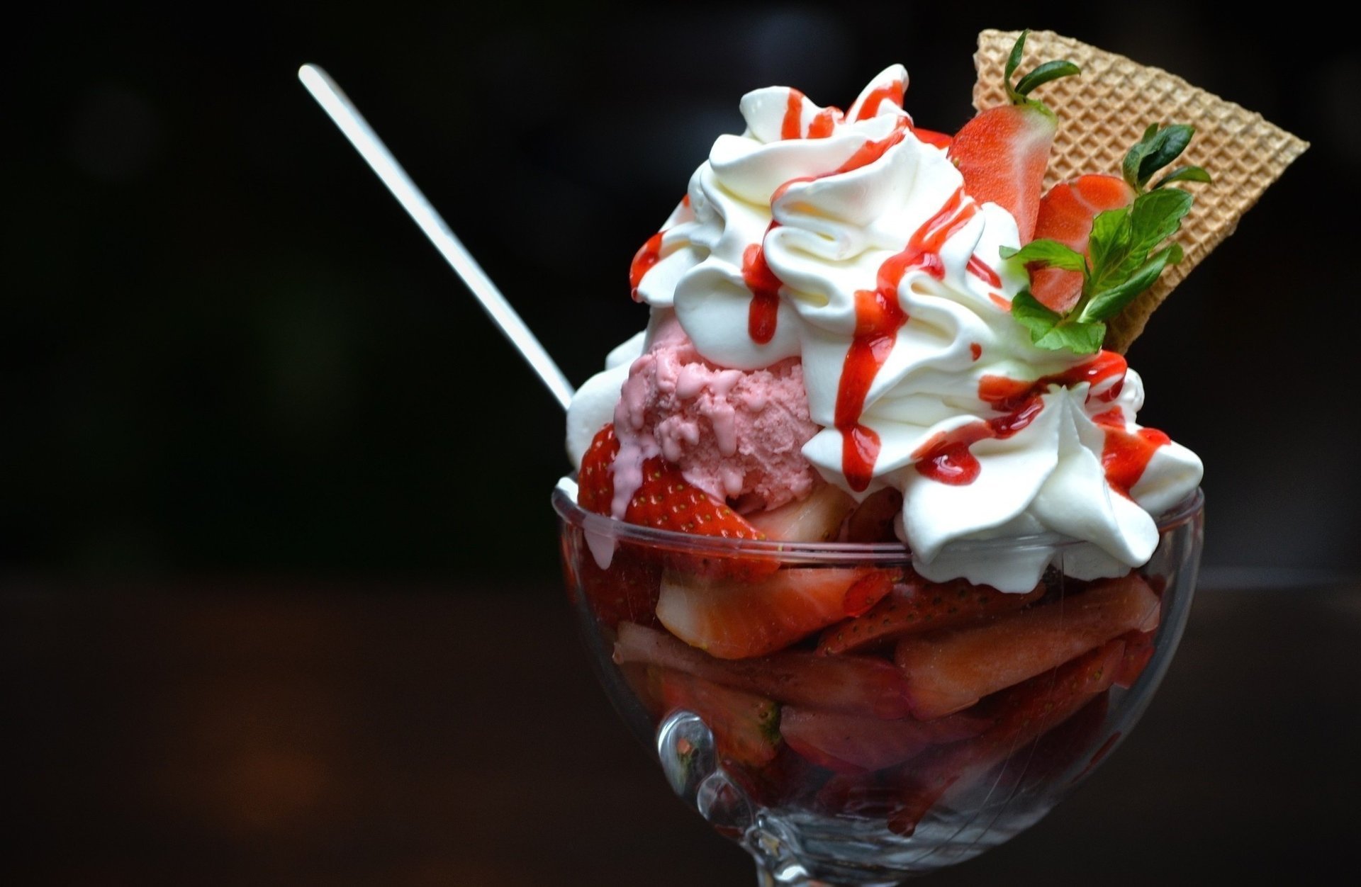 undae ice cream dessert strawberry food sweet