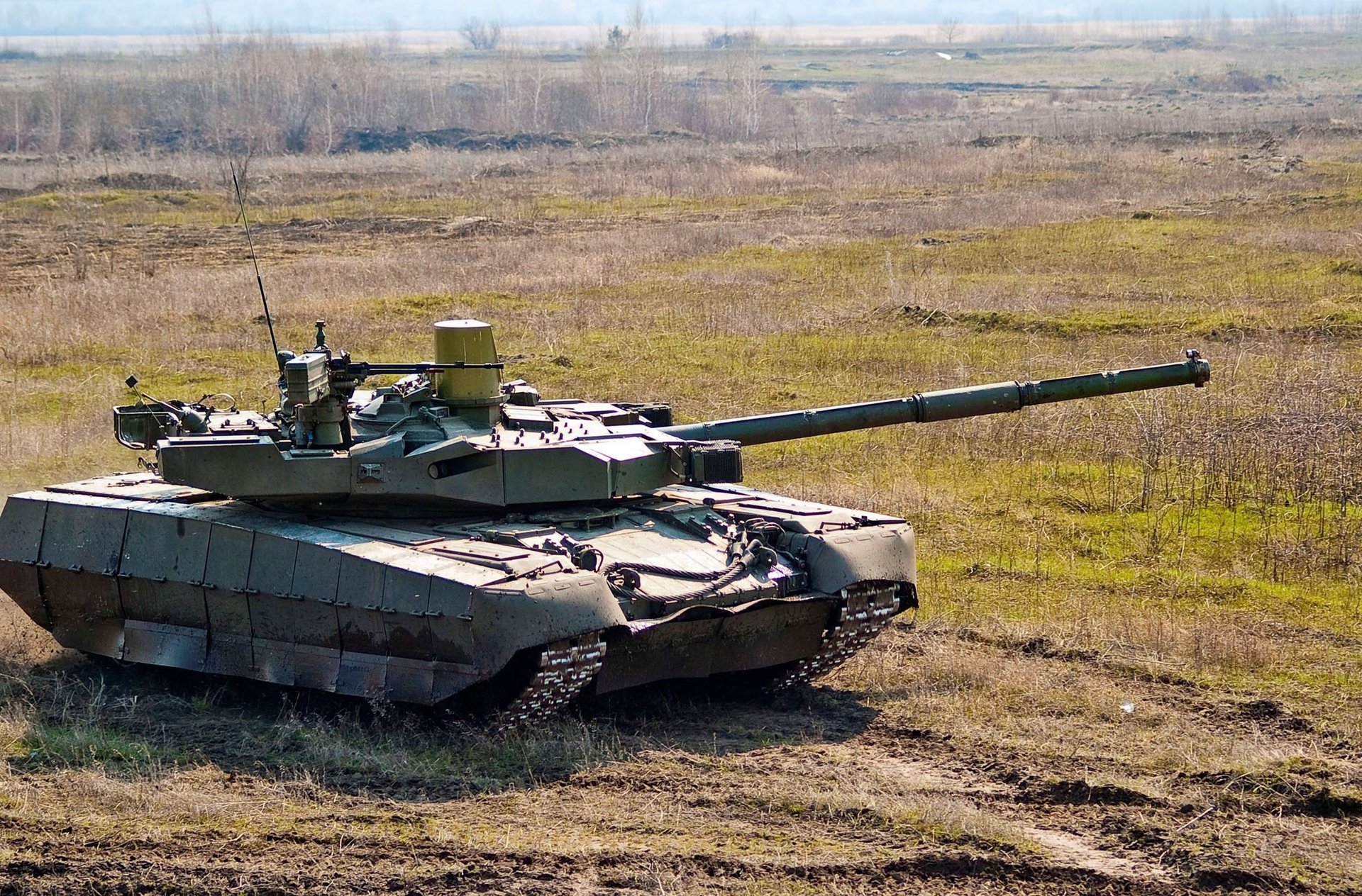 t-80 oplot ucraina serbatoio campo