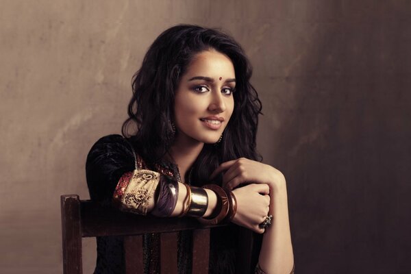 Schöne Brünette shraddha kapoor