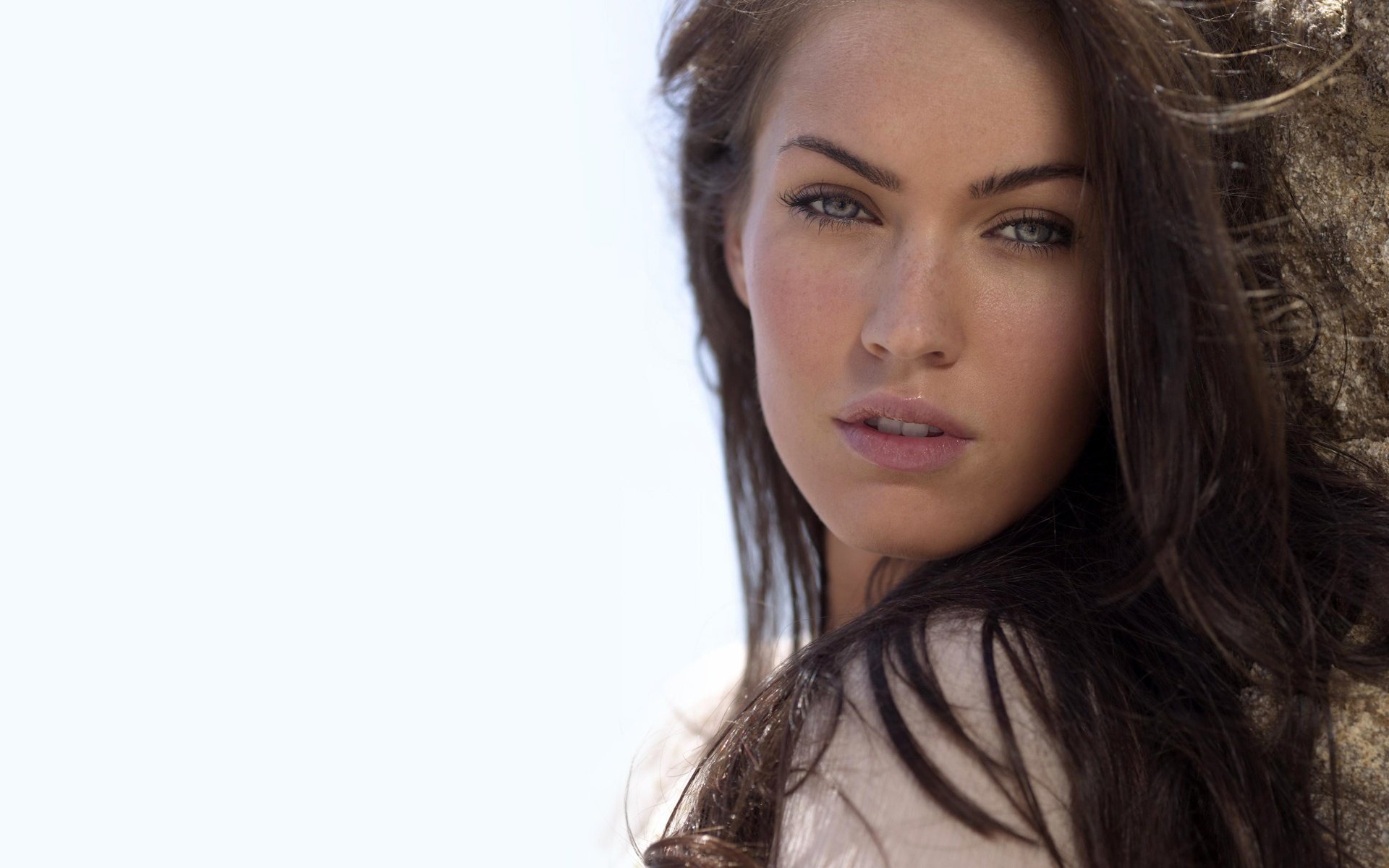 megan fox gesicht sommersprossen