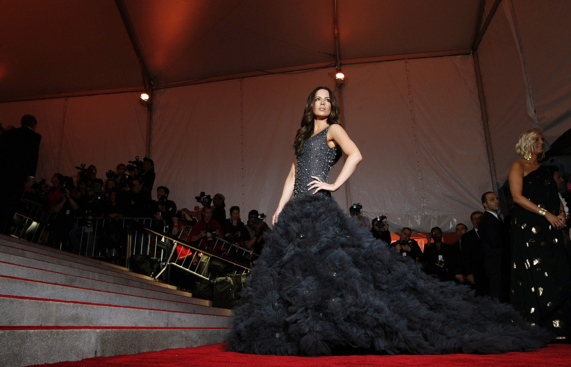 kate beckinsale fotógrafos vestido alfombra roja