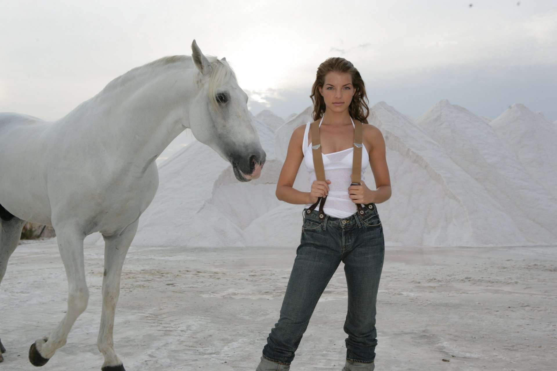 yvonne catterfeld horse sand mountain