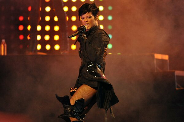 Fajna Rihanna na koncercie