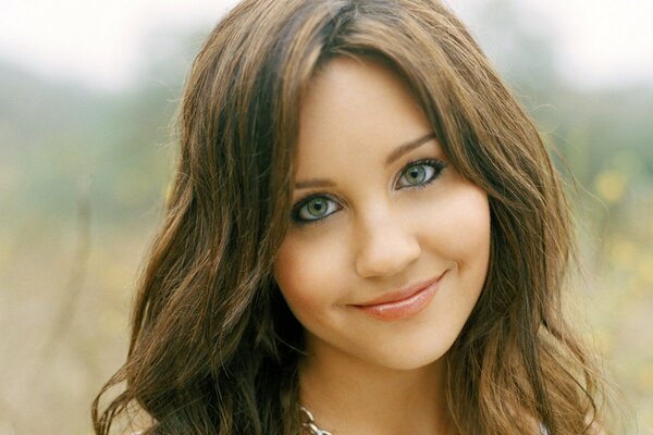 Amanda Bynes fille souriante