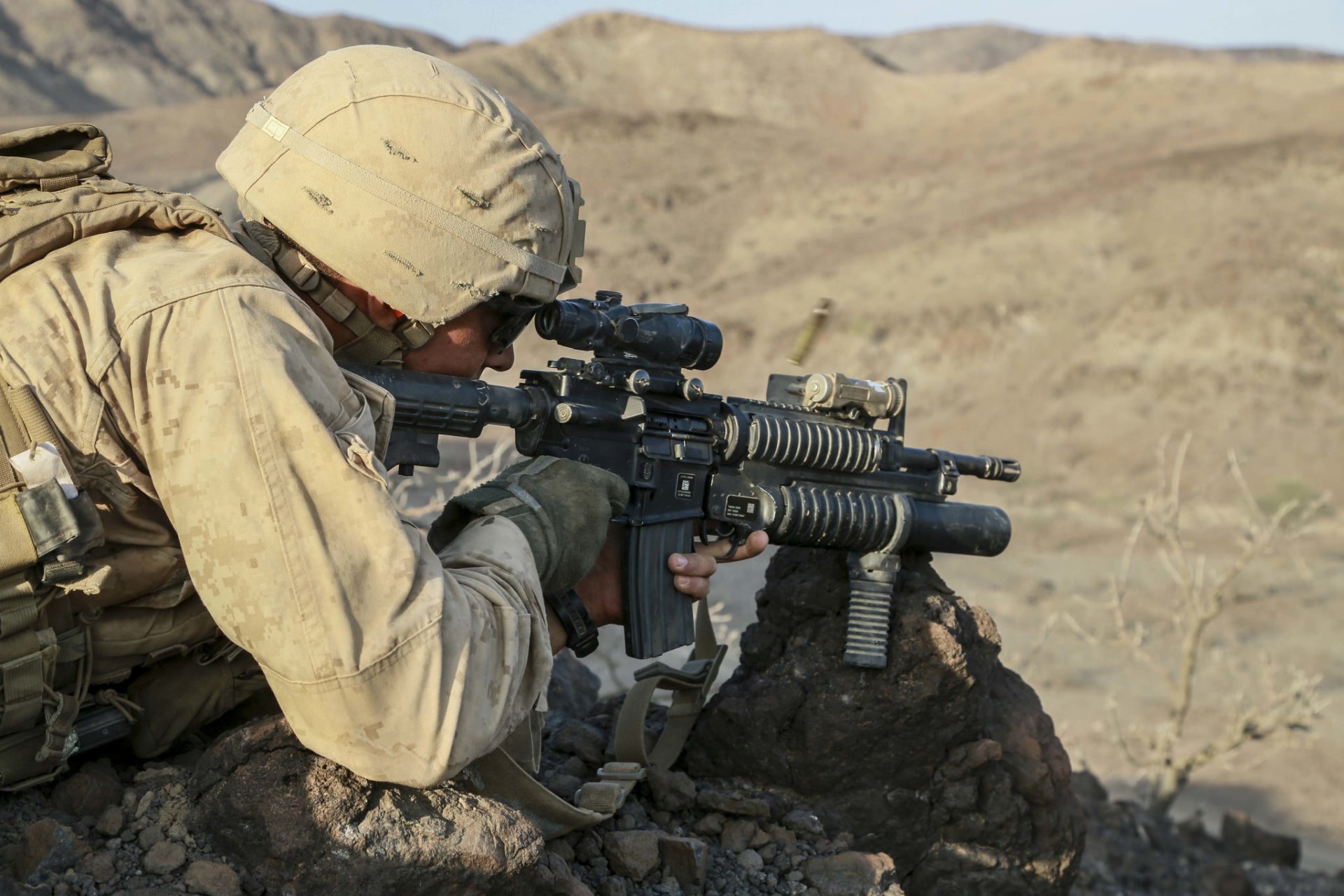 us marine corps soldat armes