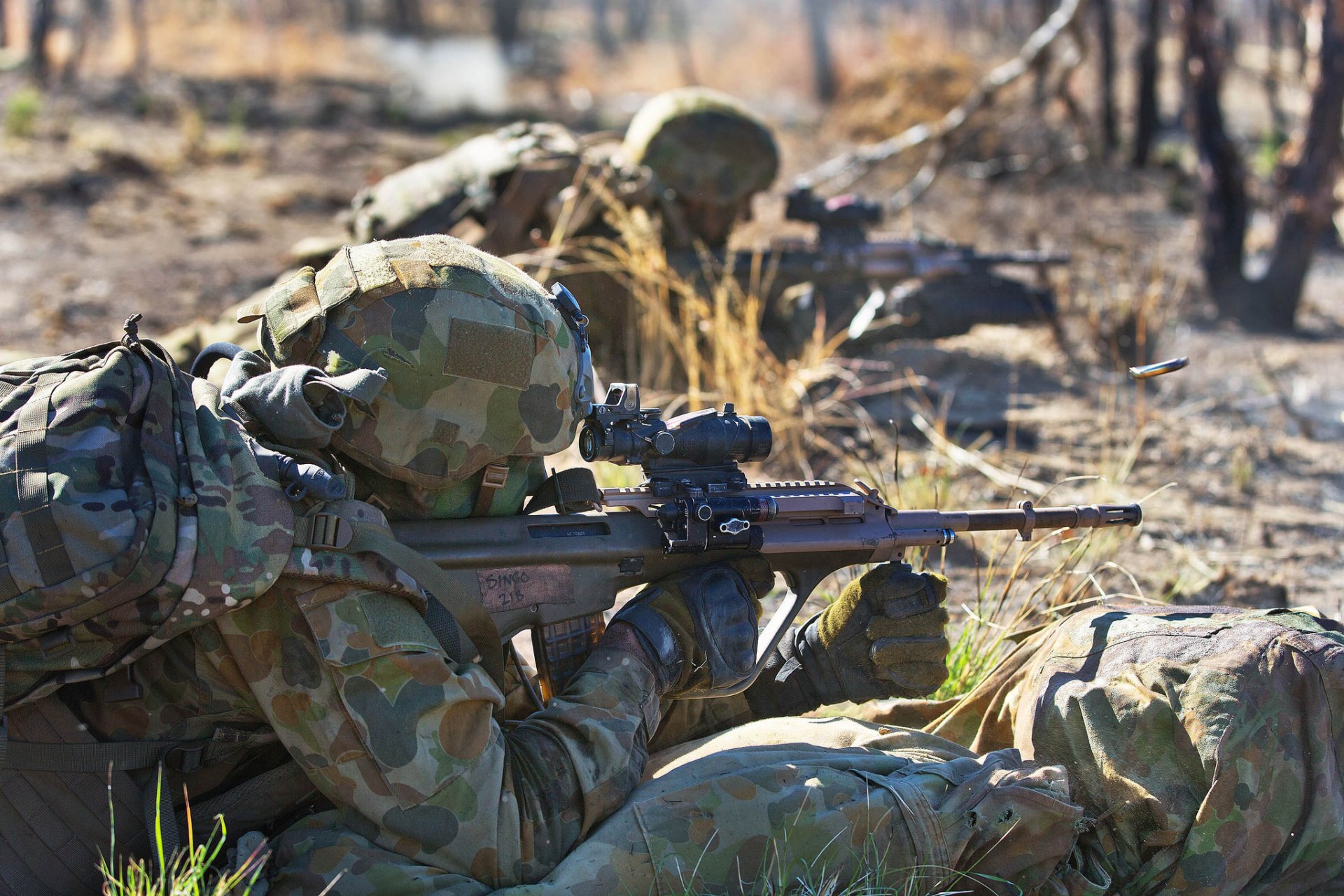 esercito australiano soldato esercito armi