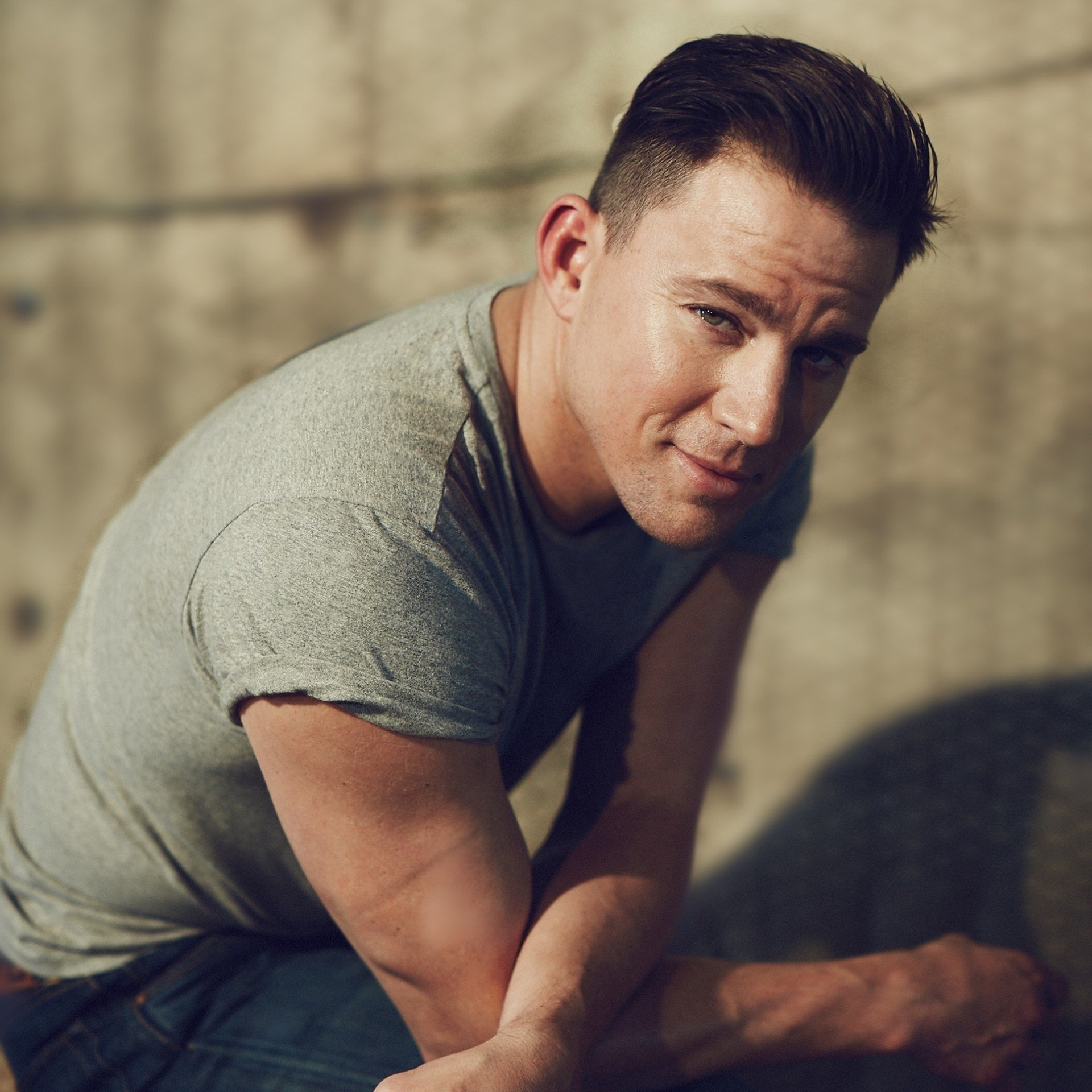 channing tatum actor view t-shirt jeans blur photo norman jean roy