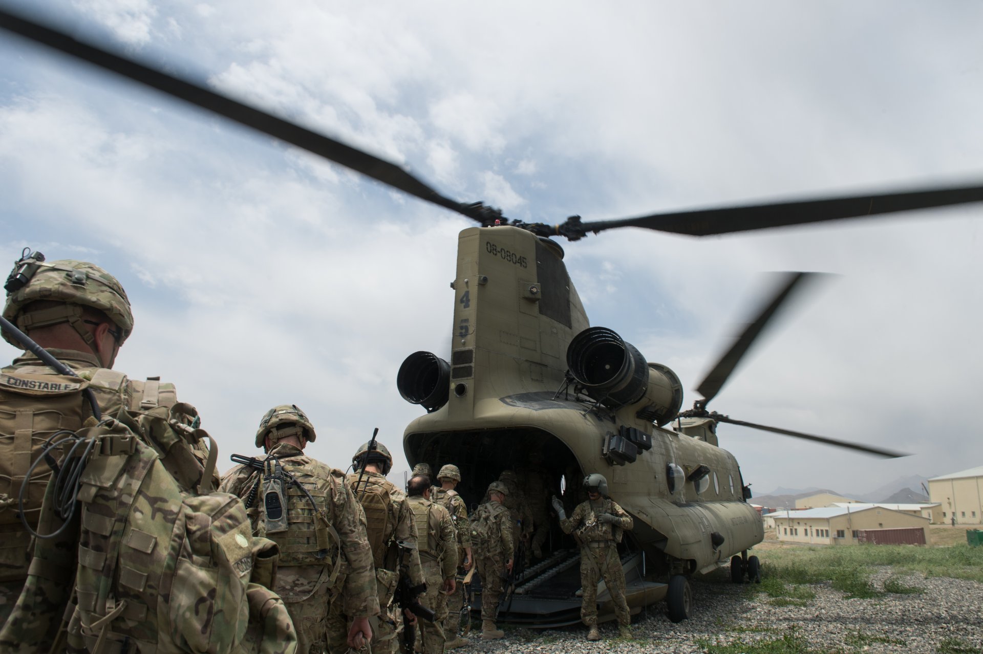 soldats armée parachutistes