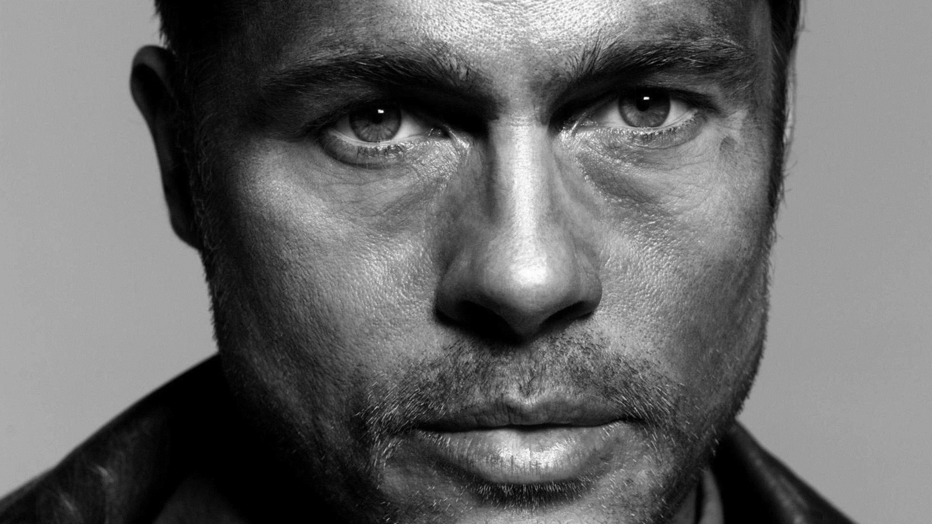 brad pitt portrait black and white