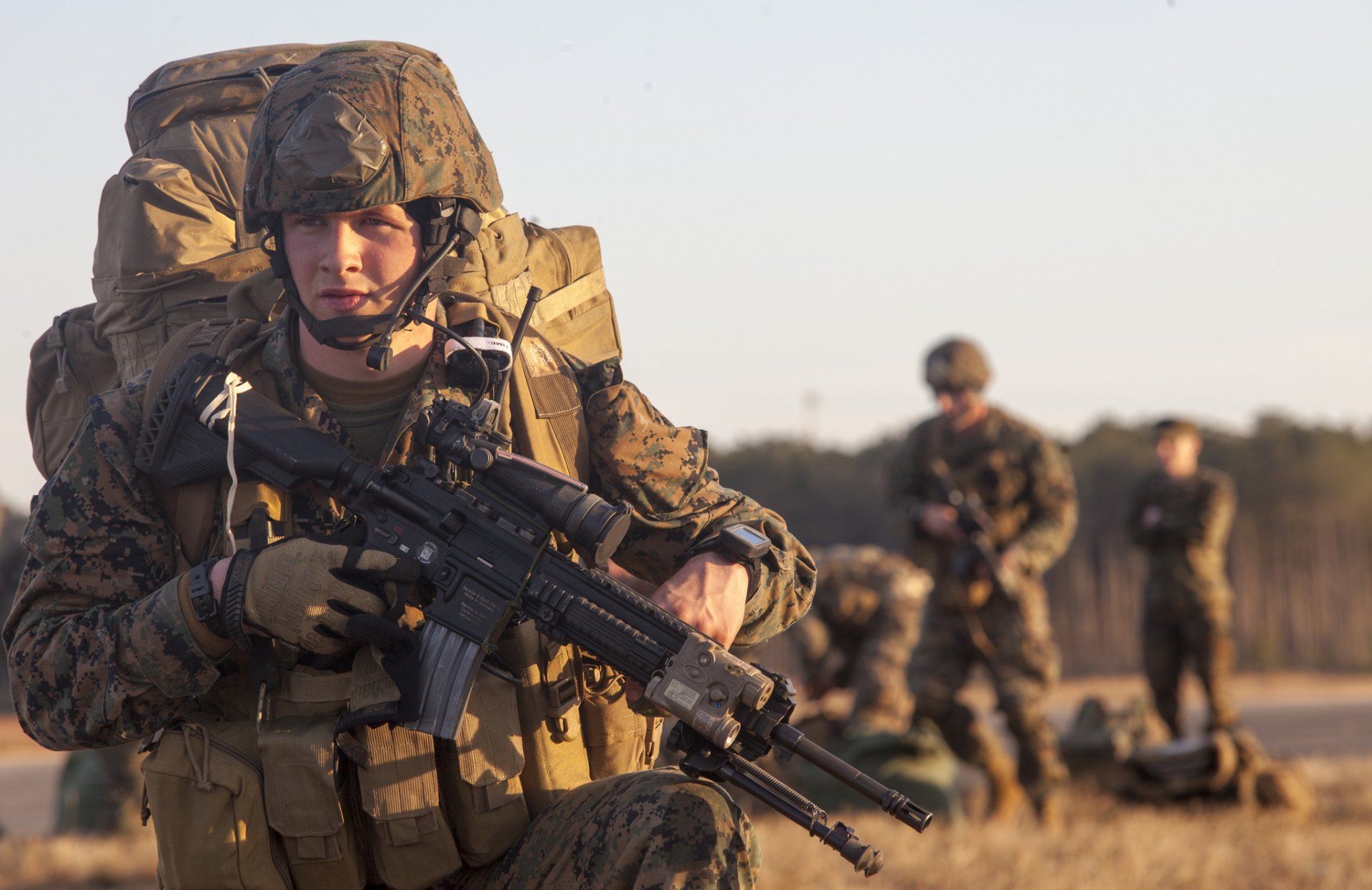 cuerpo de marines de los estados unidos soldado armas