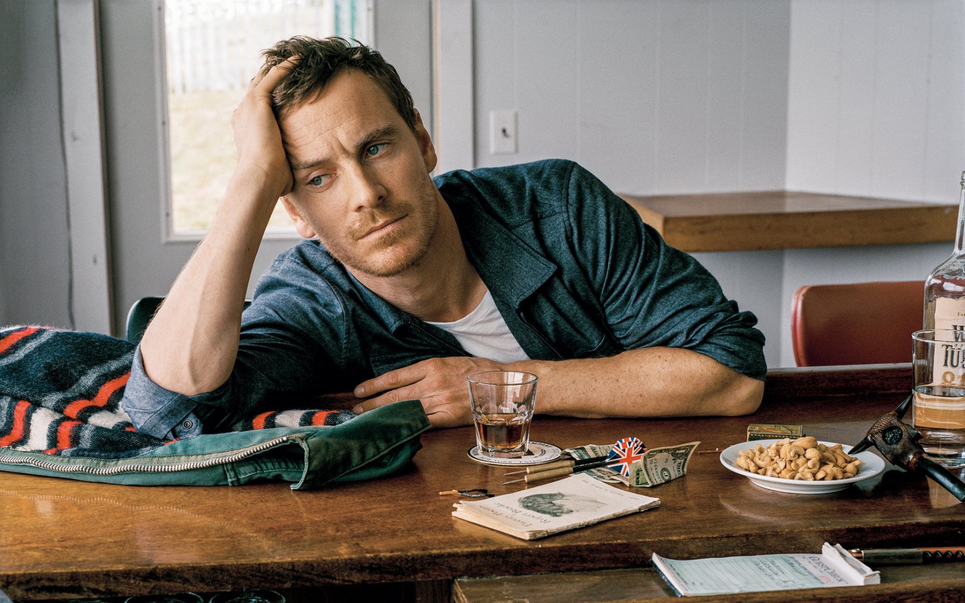 michael fassbender actor sesión de fotos estilo new york times fotógrafo bruce weber