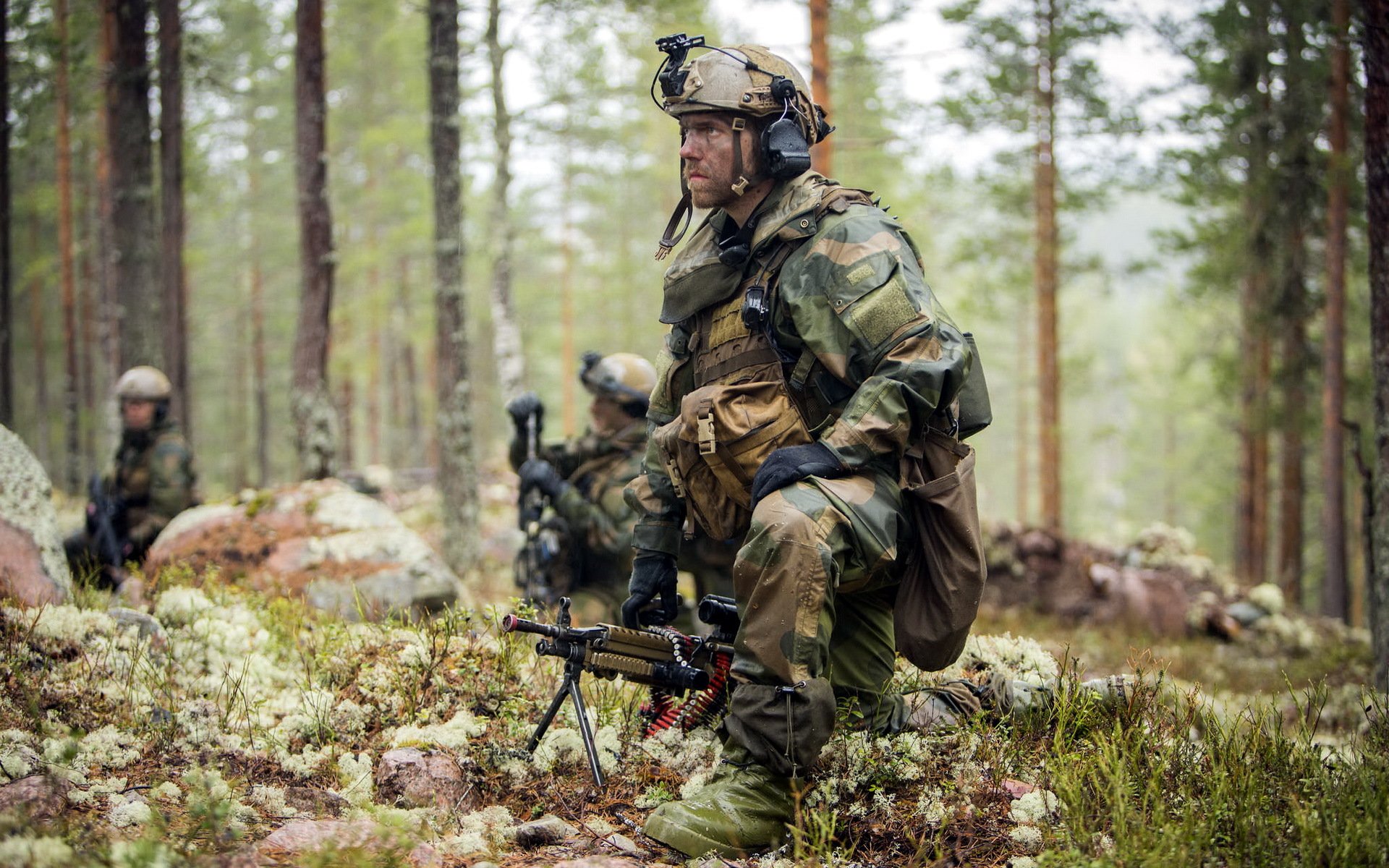 norwegische armee soldaten waffen