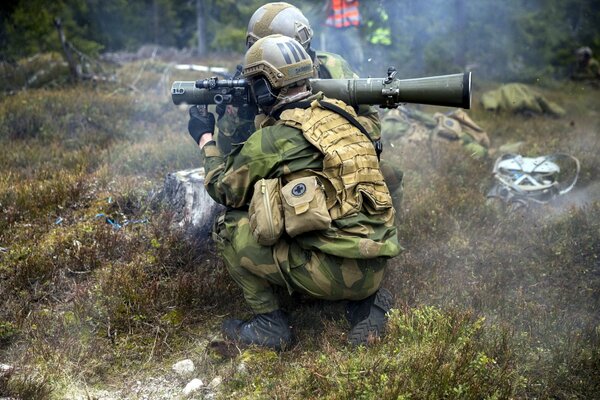 Armas de soldados del ejército Noruego