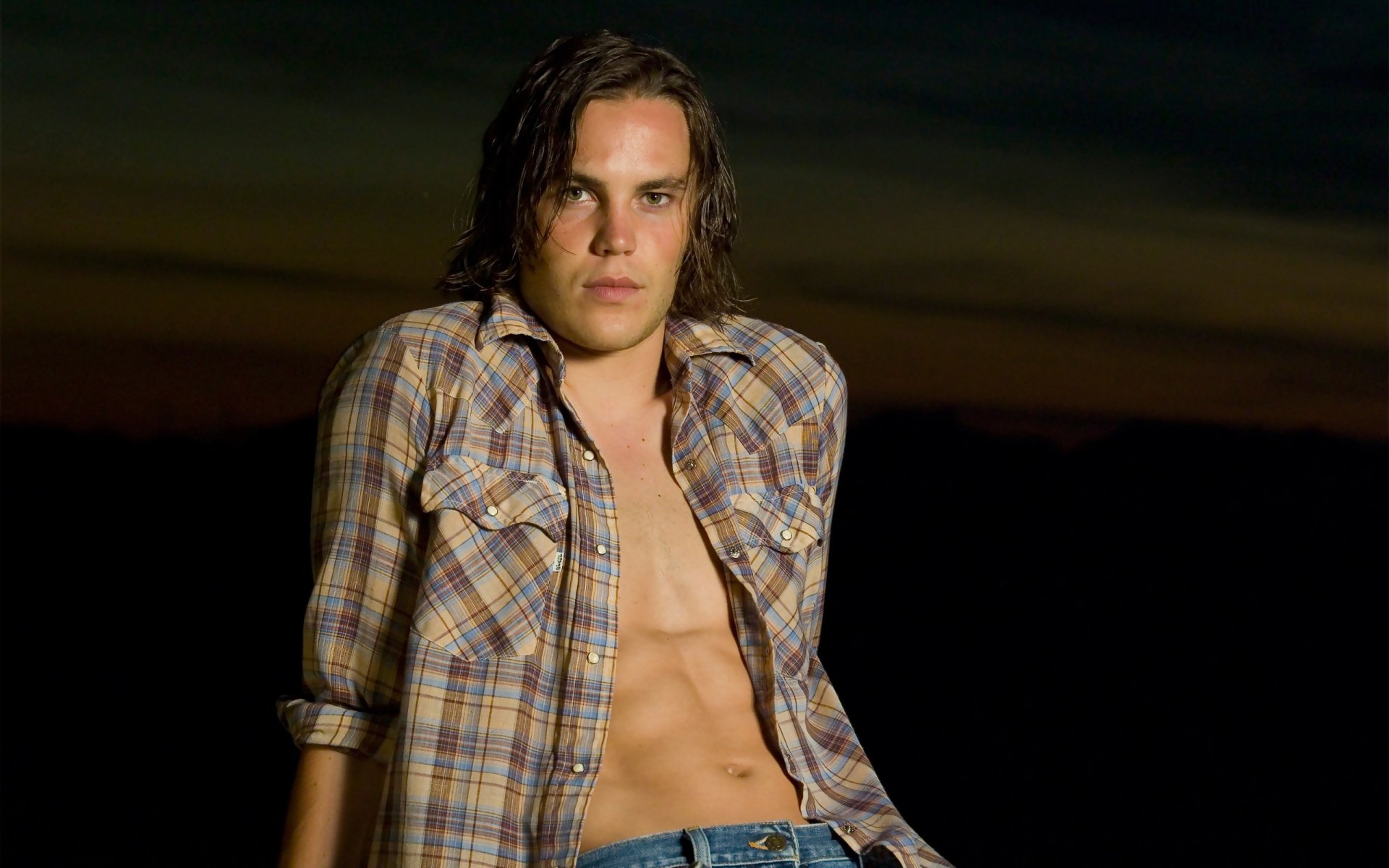 taylor kitsch taylor kitsch novio hombre mirada actor camisa torso