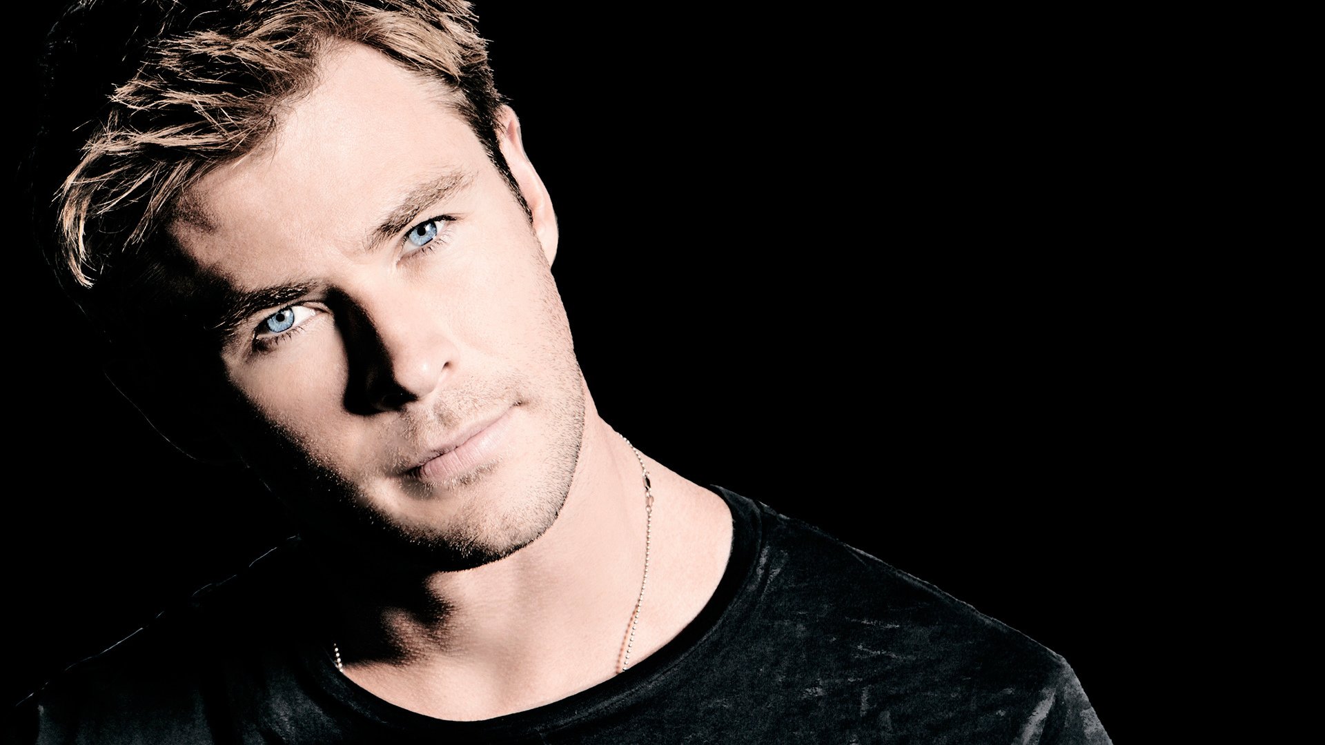 portrait chris hemsworth séance photo snl saturday night live 2015