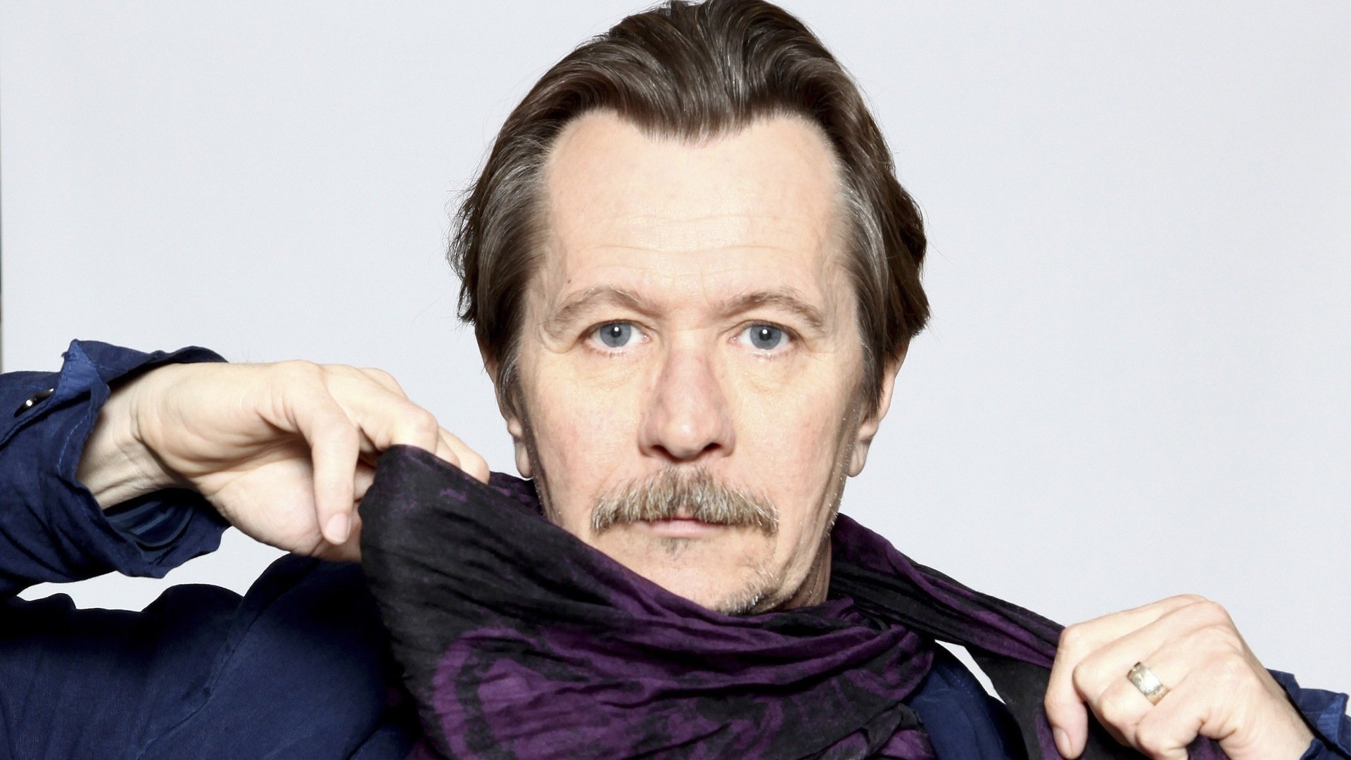 gary oldman gary oldman leonard gary oldman gary leonard oldman schauspieler schal