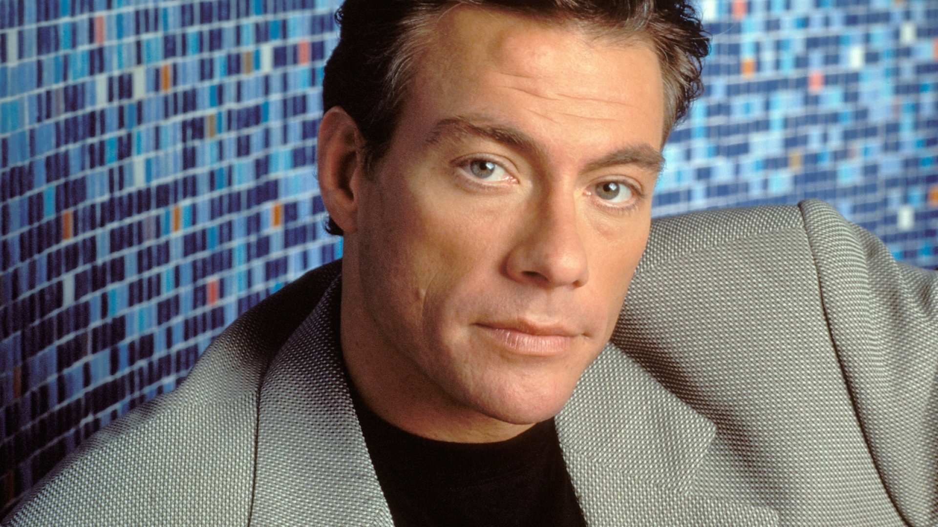 hombre actor productor director jean-claude van damme celebridad jean-claude van damme lindo guapo atleta cara mirada chaqueta