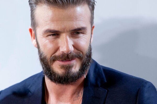 David Beckham. Mann mit Bart