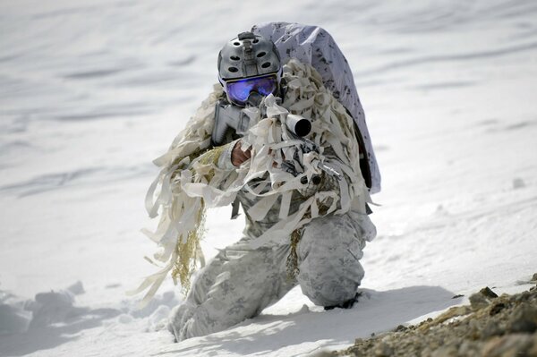 Un soldat des Seal se dirige vers la cible