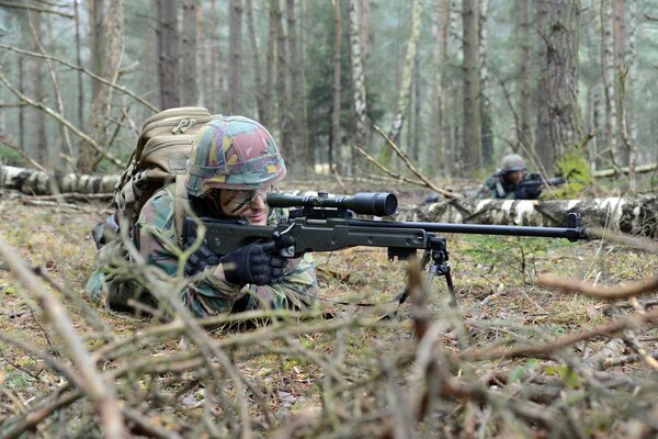 Soldato dell esercito belga in campo