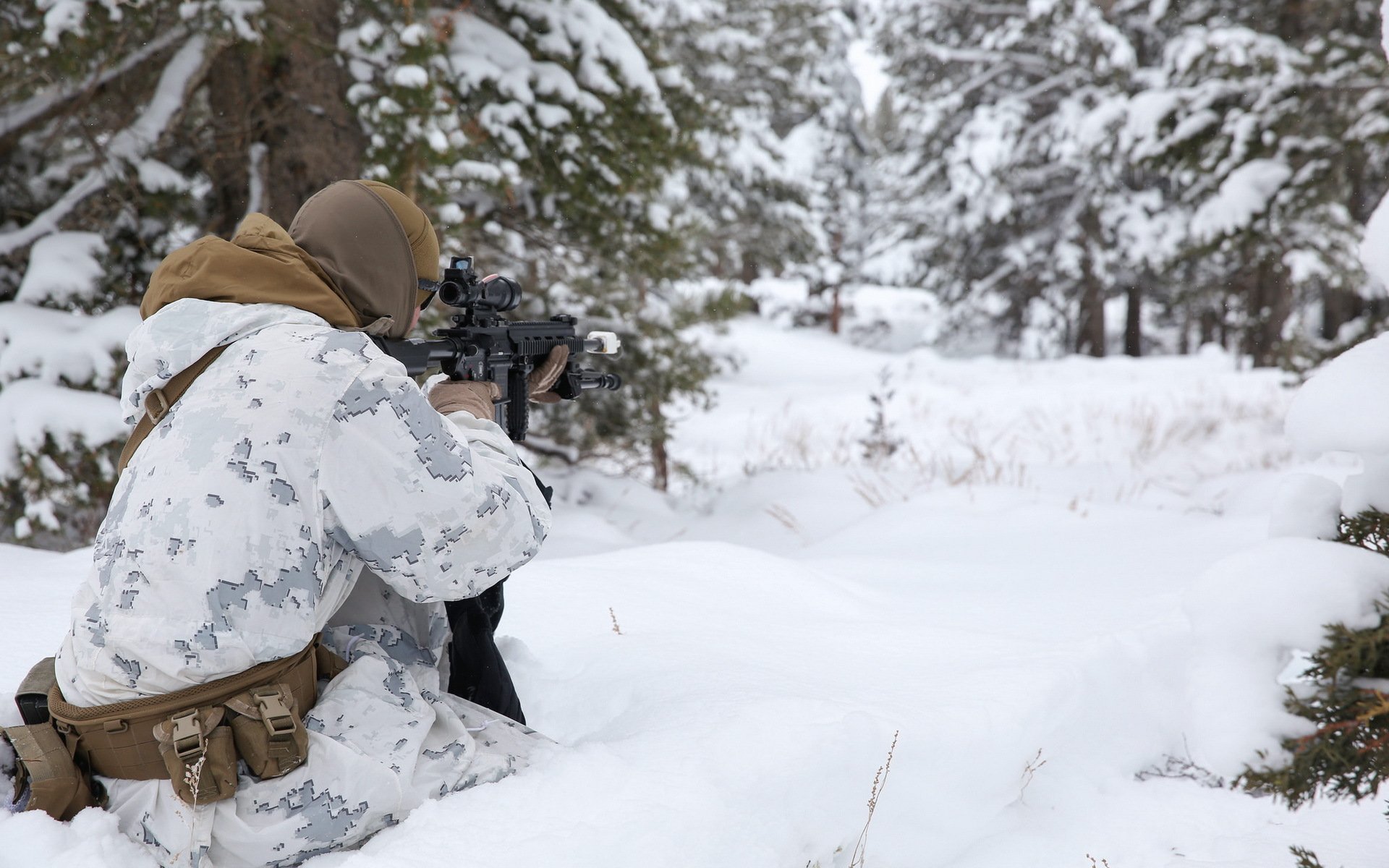 corpo dei marines degli stati uniti soldato armi