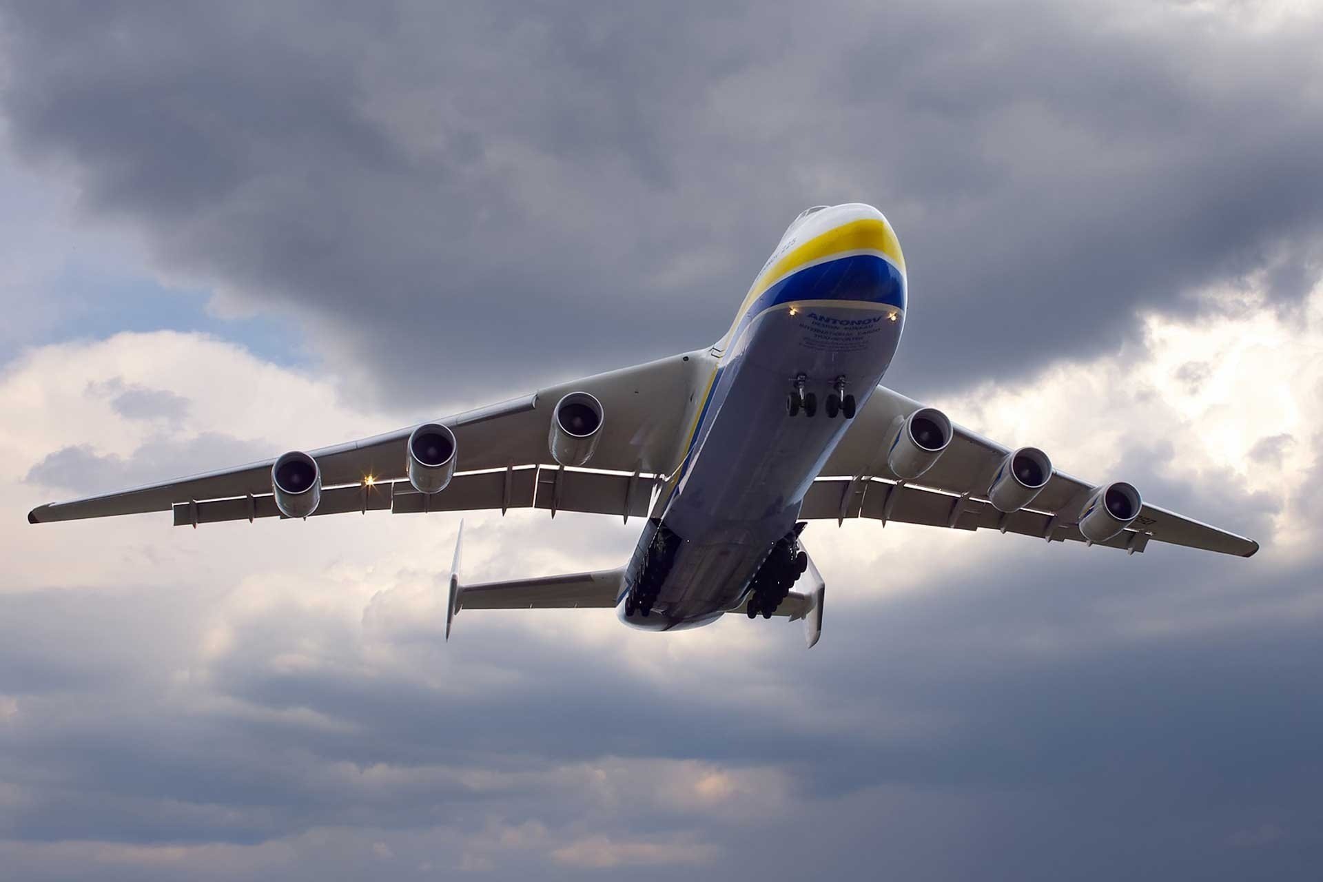 an 225 mriya volo