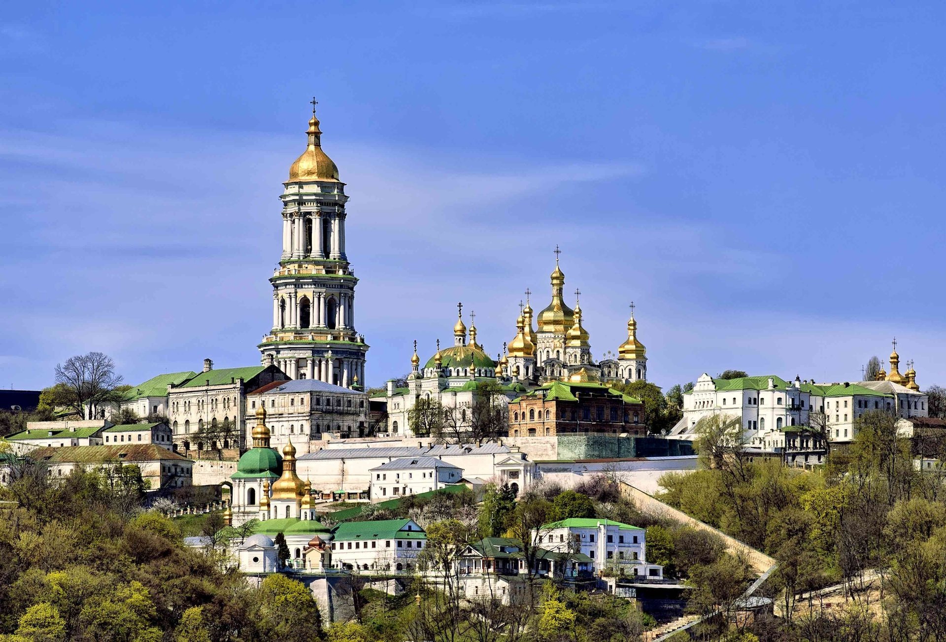 kiev-pechersk lavra photos from the promenade old town