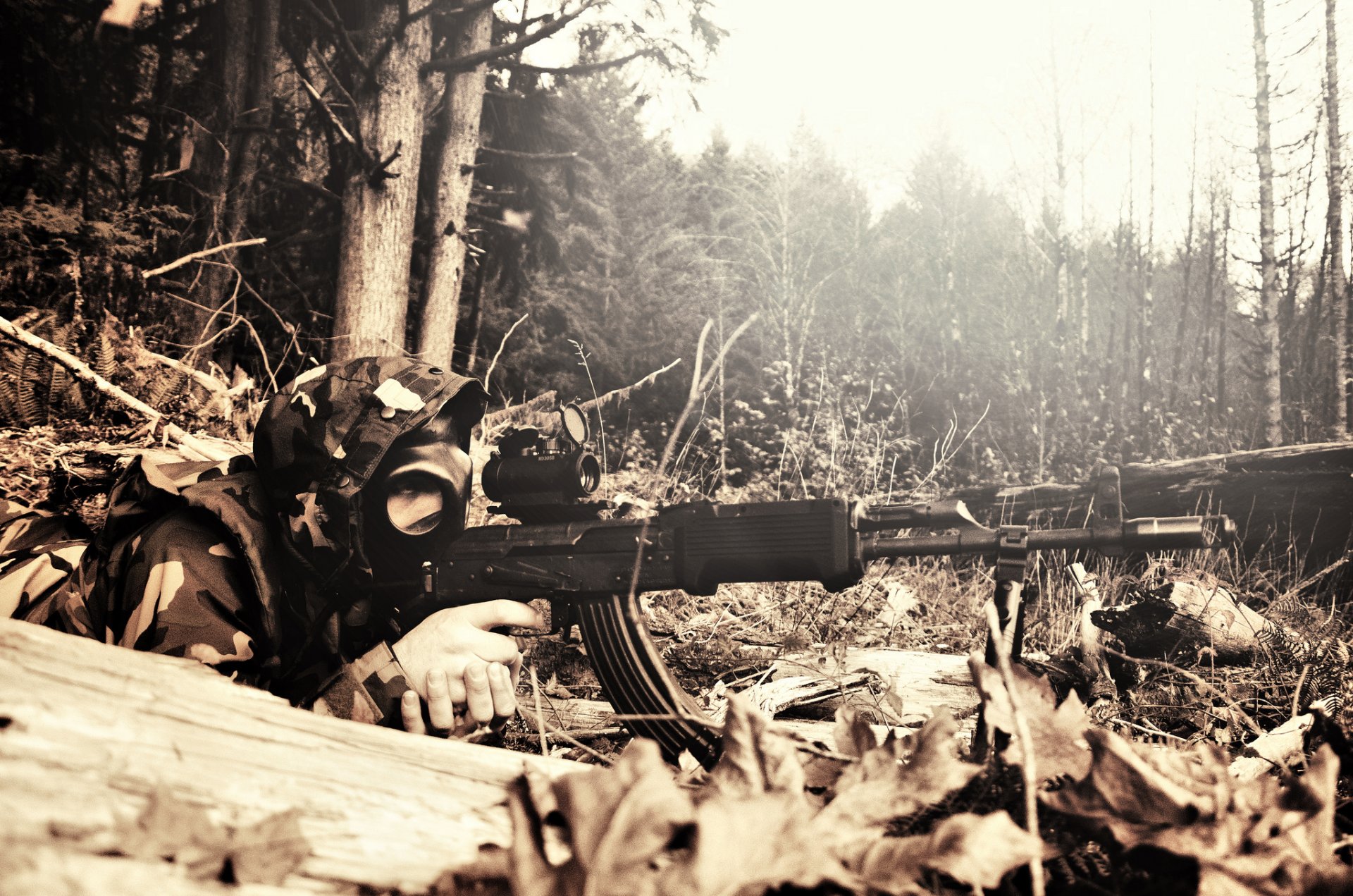 hombre máscara de gas camuflaje ametralladora ak armas bosque árboles naturaleza