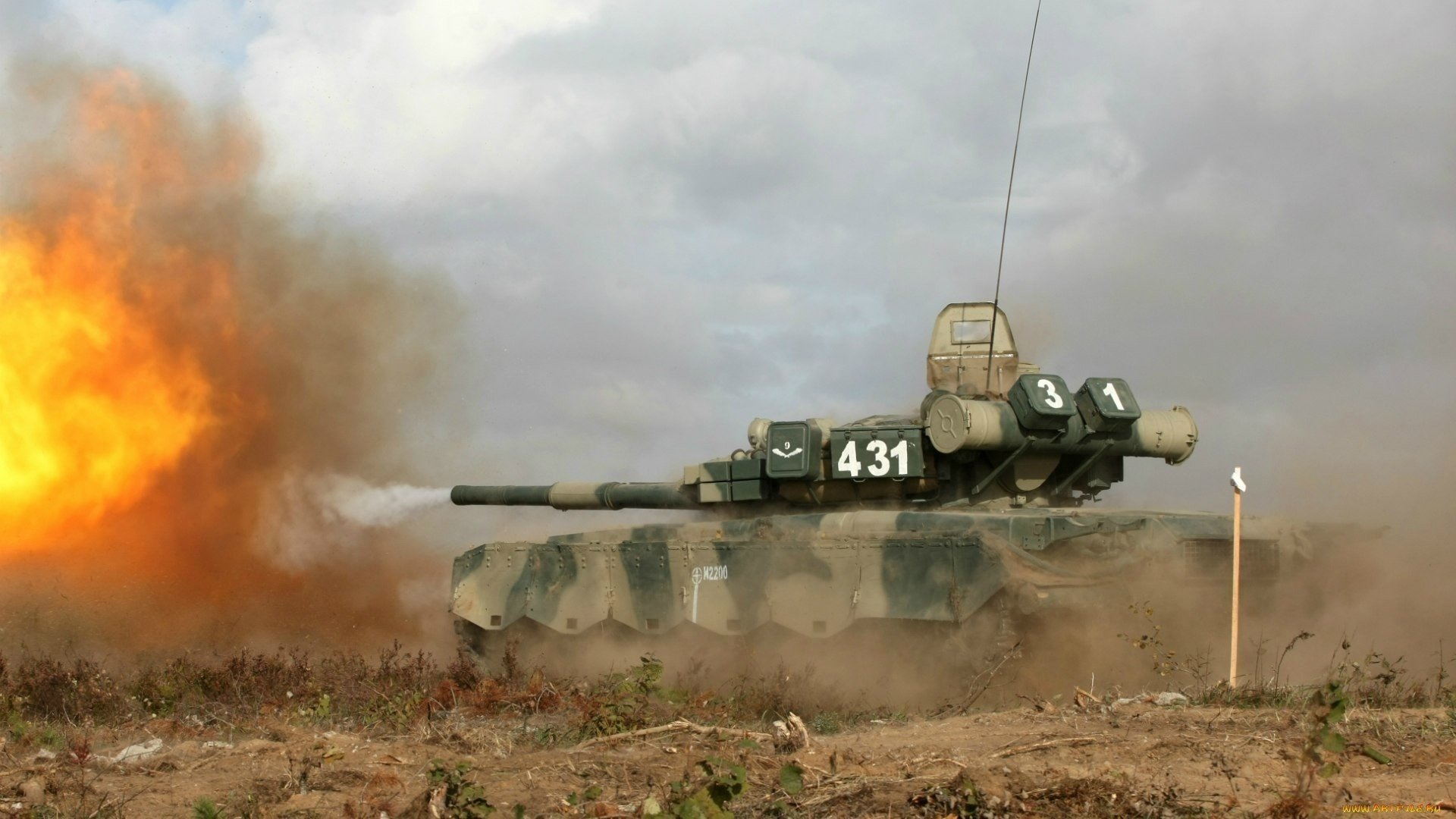 char véhicules blindés matériel militaire t-80 bv tir