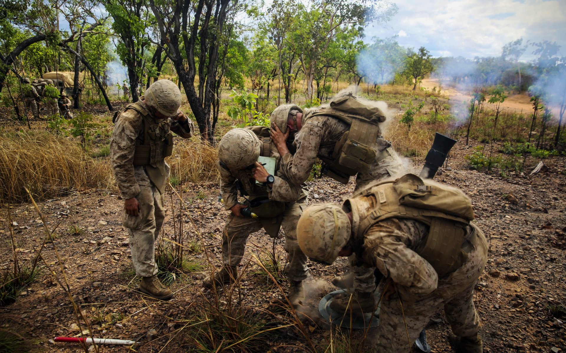 sistema di mortaio da 81 mm soldati armi esercito