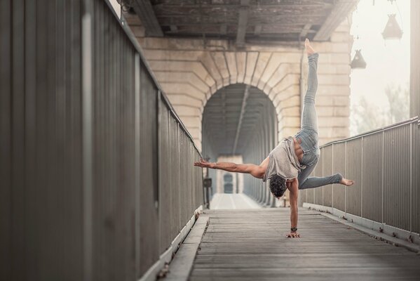 Gymnastik , Übungen für die Flexibilität des Körpers