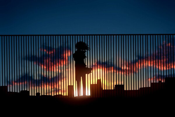 Mädchen in der Stadt auf Sonnenuntergang Hintergrund