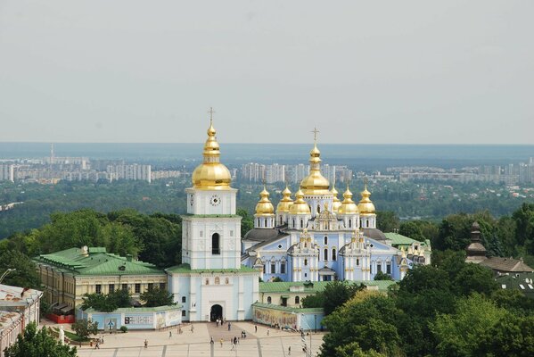 Vista de la Plaza Mikhailovsky de techo dorado