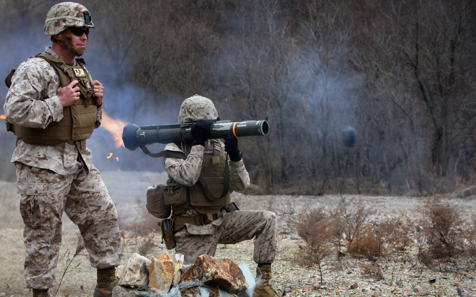 at - 4 lumière anti-armure armes soldats armes