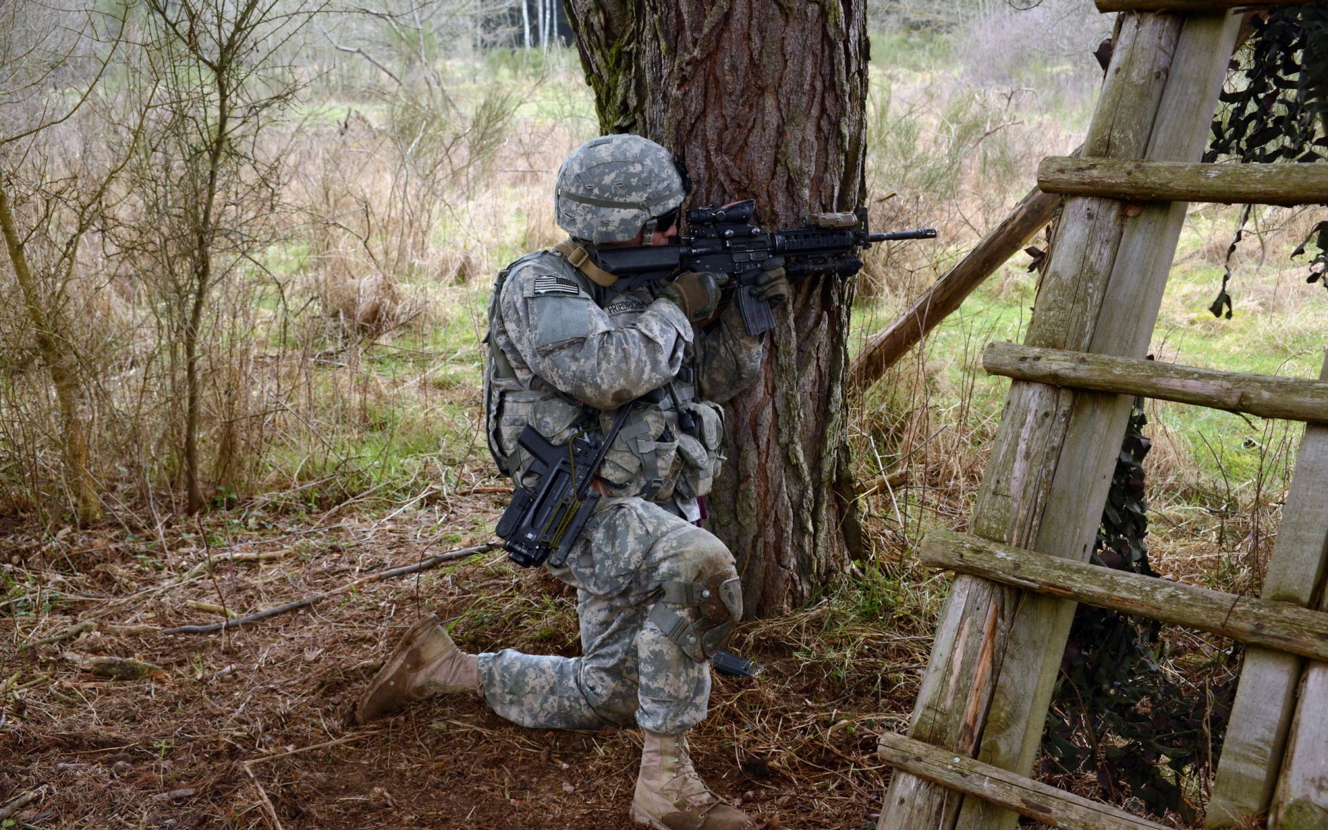 soldado arma disparo