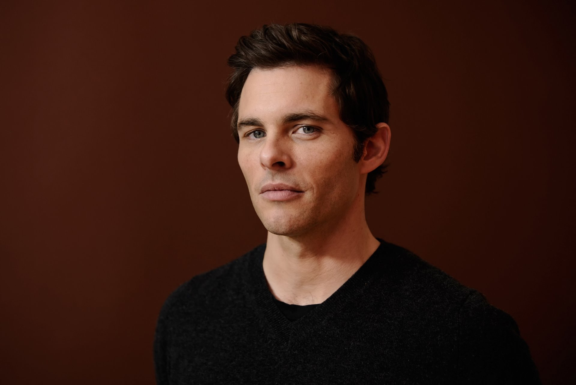 james marsden retrato fondo