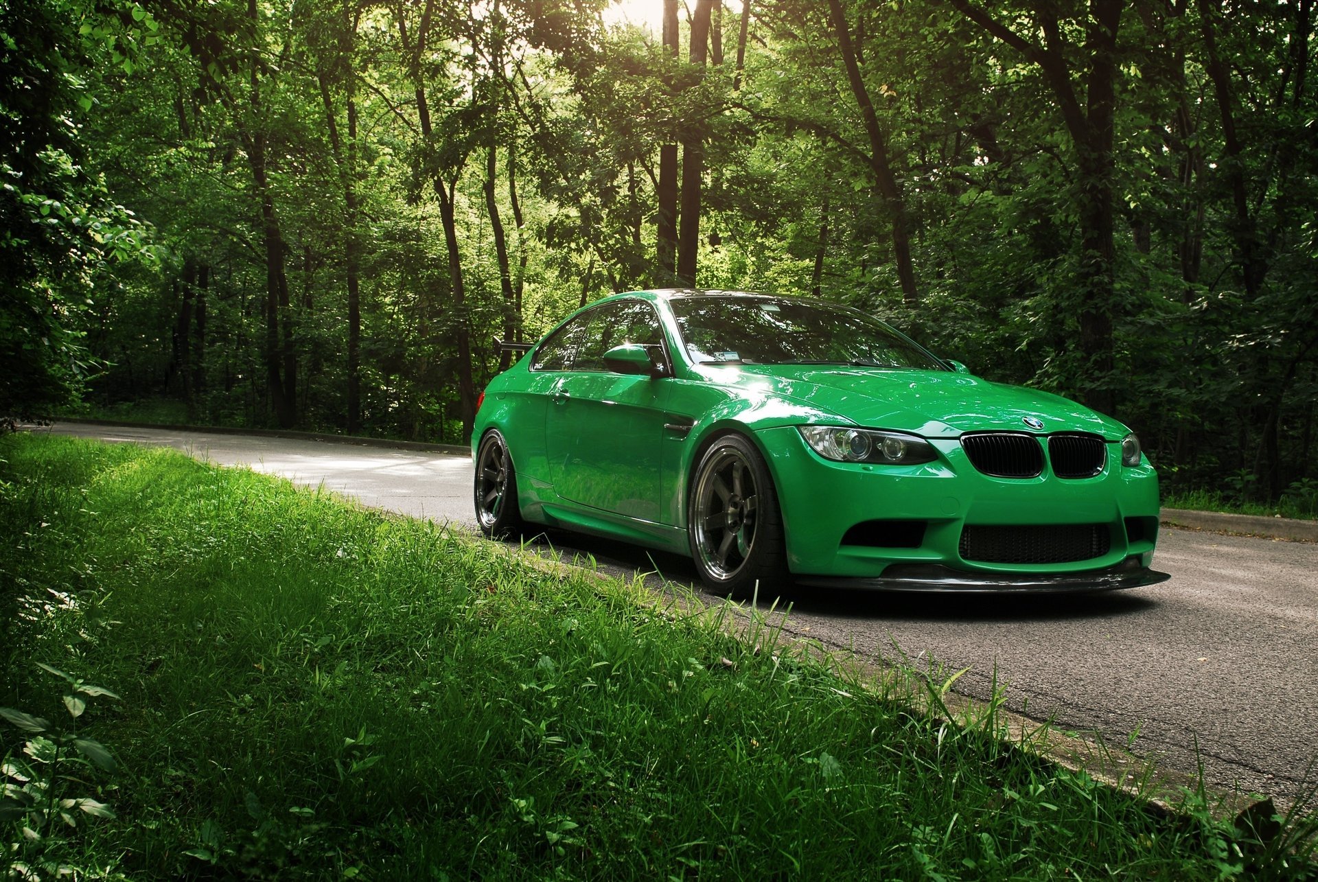 bmw supercar strada verde bello