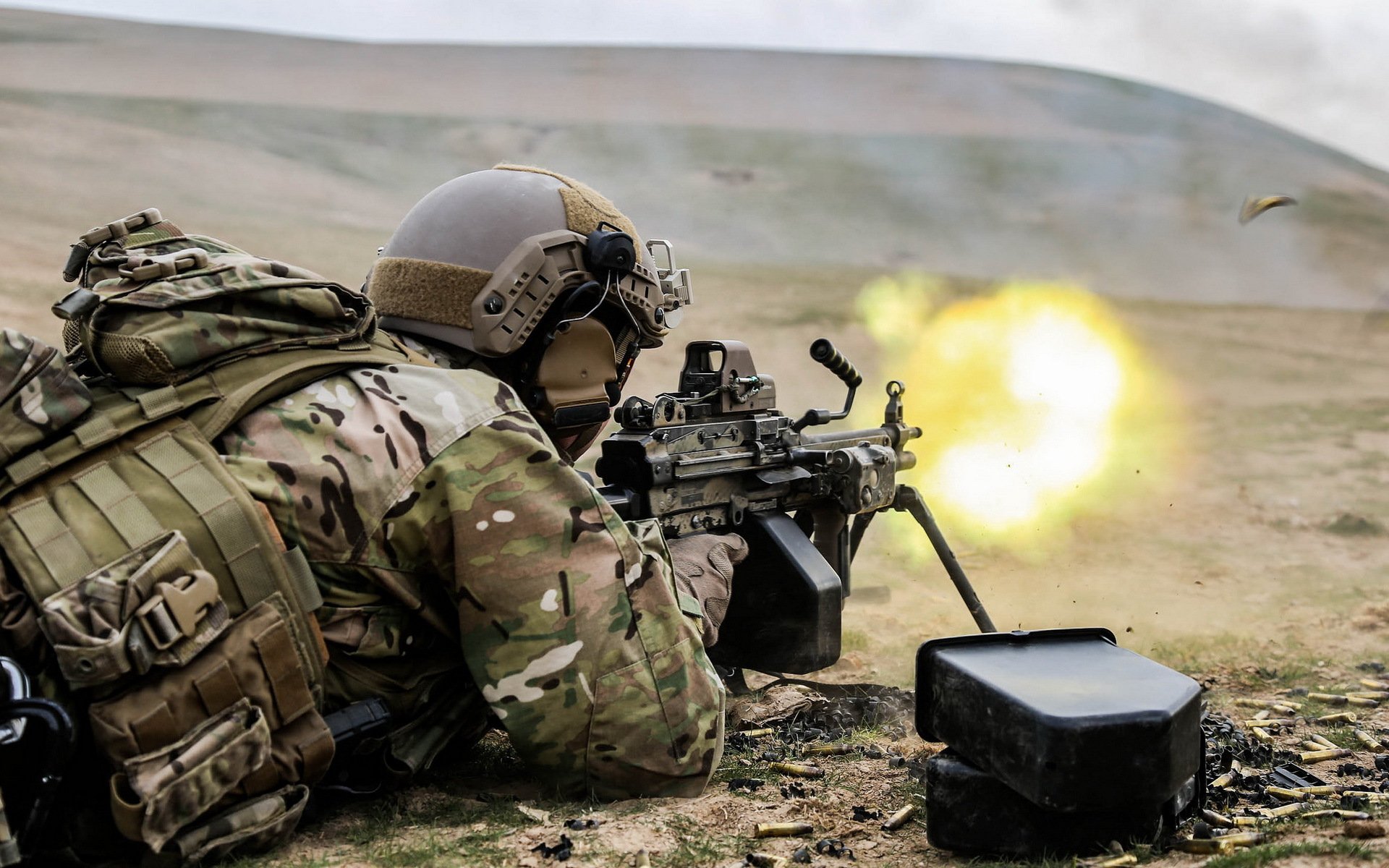 United States spec OPS M249 automatic weapons team