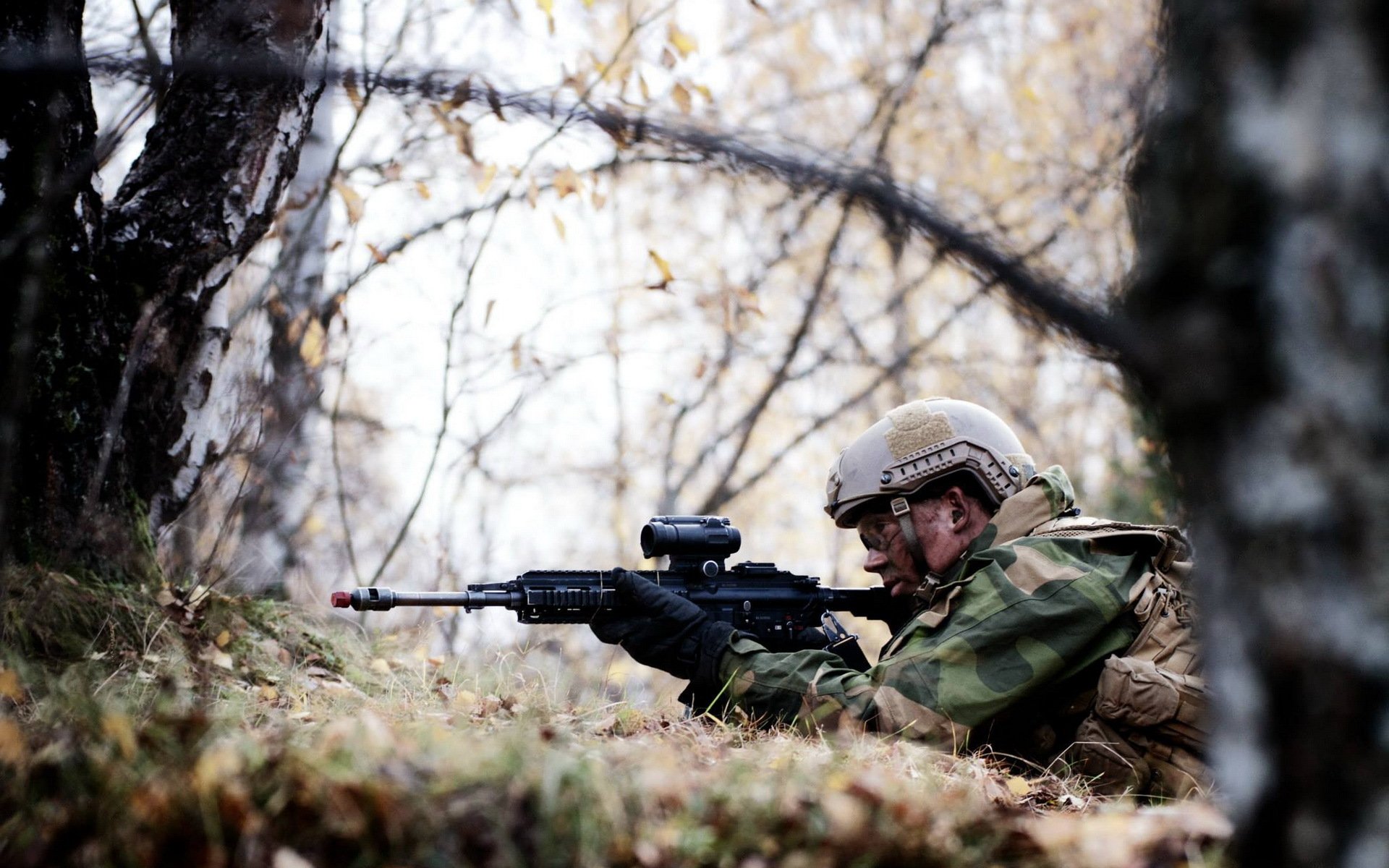 armia norweska żołnierz broń