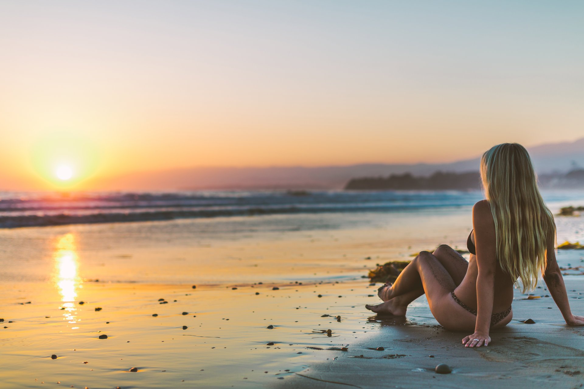 nature fille cheveux plage mer coucher du soleil été