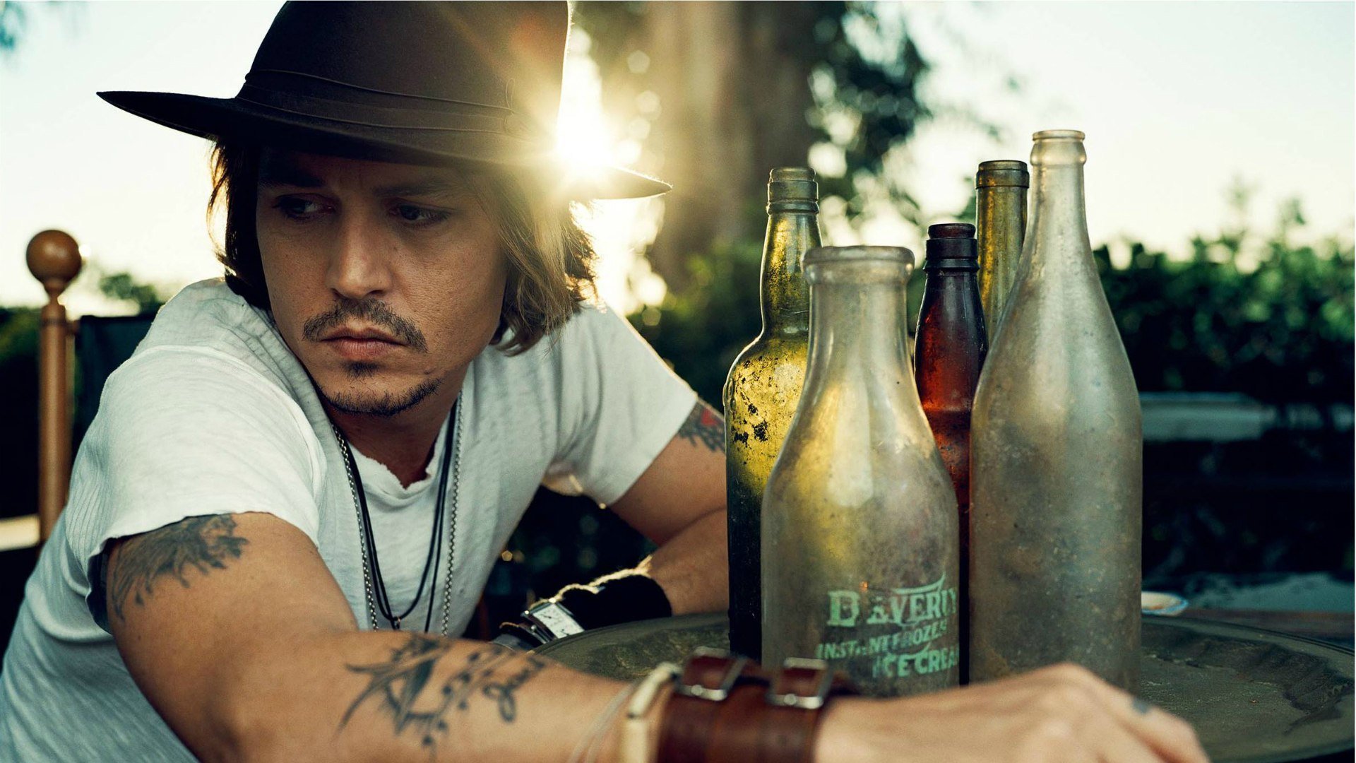 homme johnny depp chapeau