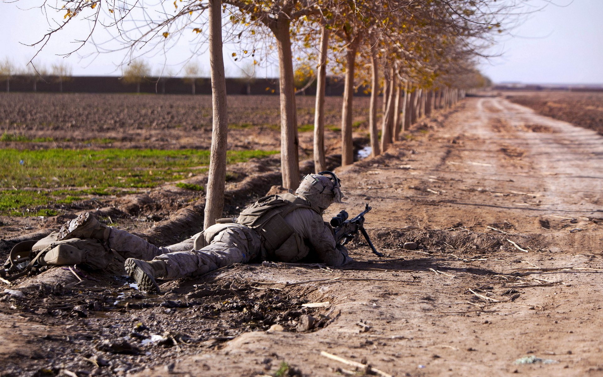 cuerpo de marines de los estados unidos soldado armas