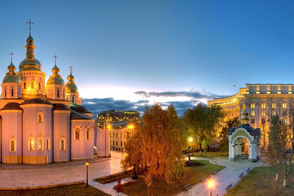 Cattedrale di Kiev San Michele dalle cupole dorate