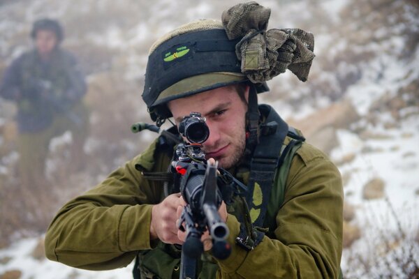 Soldado de las fuerzas de defensa de Israel