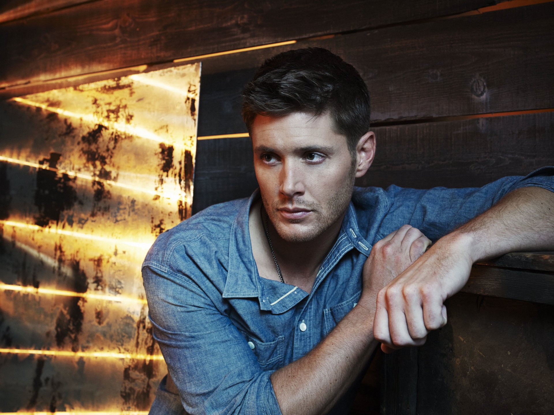 jensen jensen ackles homme chemise vue acteur série télévisée surnaturel saison 9 dean winchester