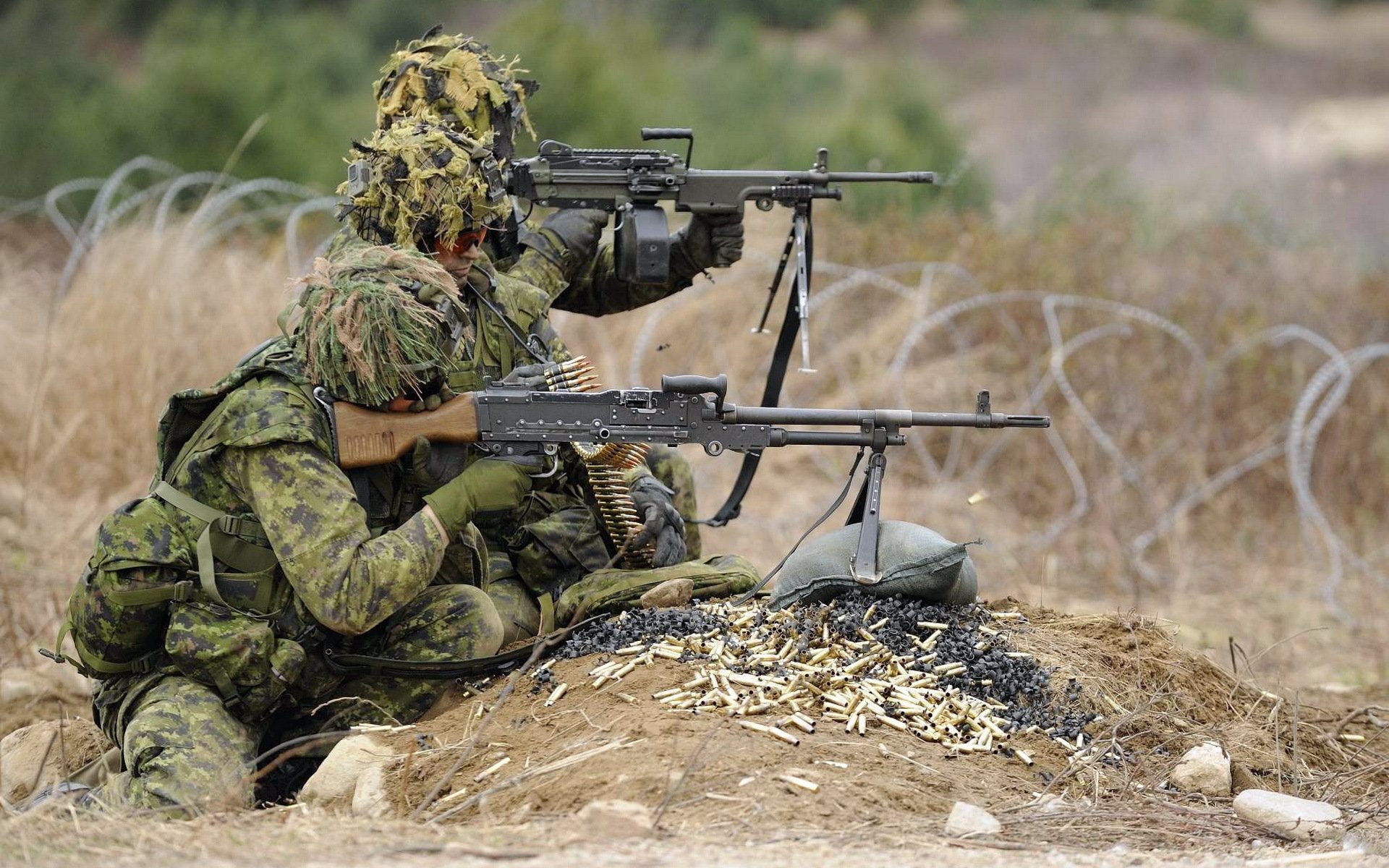 soldaten c6 und c9 maschinengewehre kanadische armee