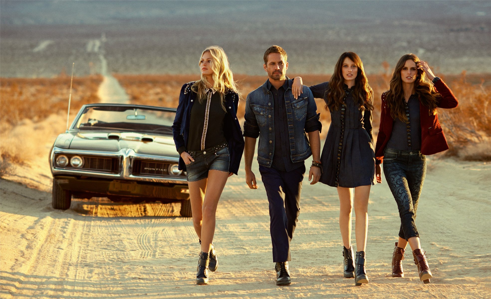 paul walker isabel goulart thairine garcía erin heatherton carretera desierto coche