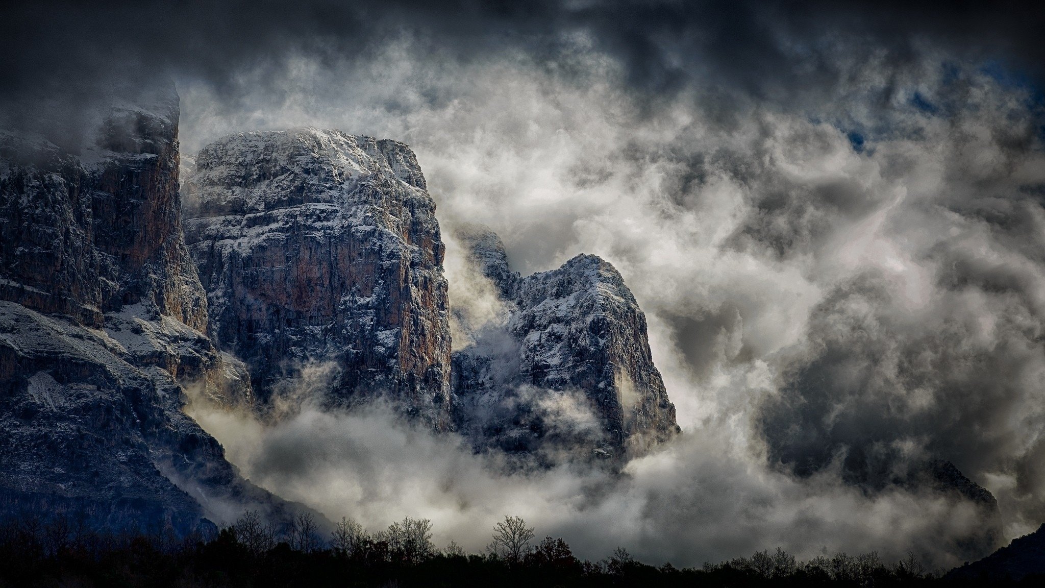 roche paysage montagnes nuages brouillard neige