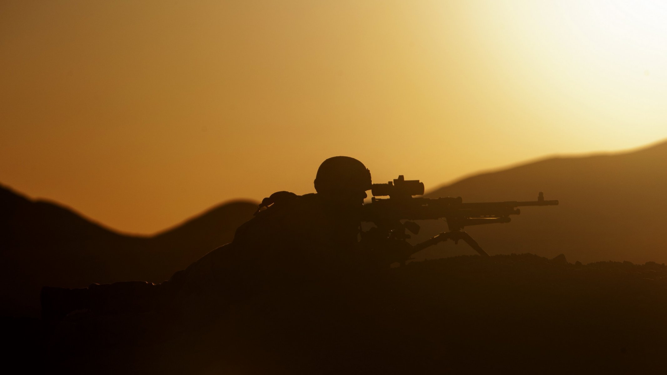 coucher de soleil sécurité militaire marine corps