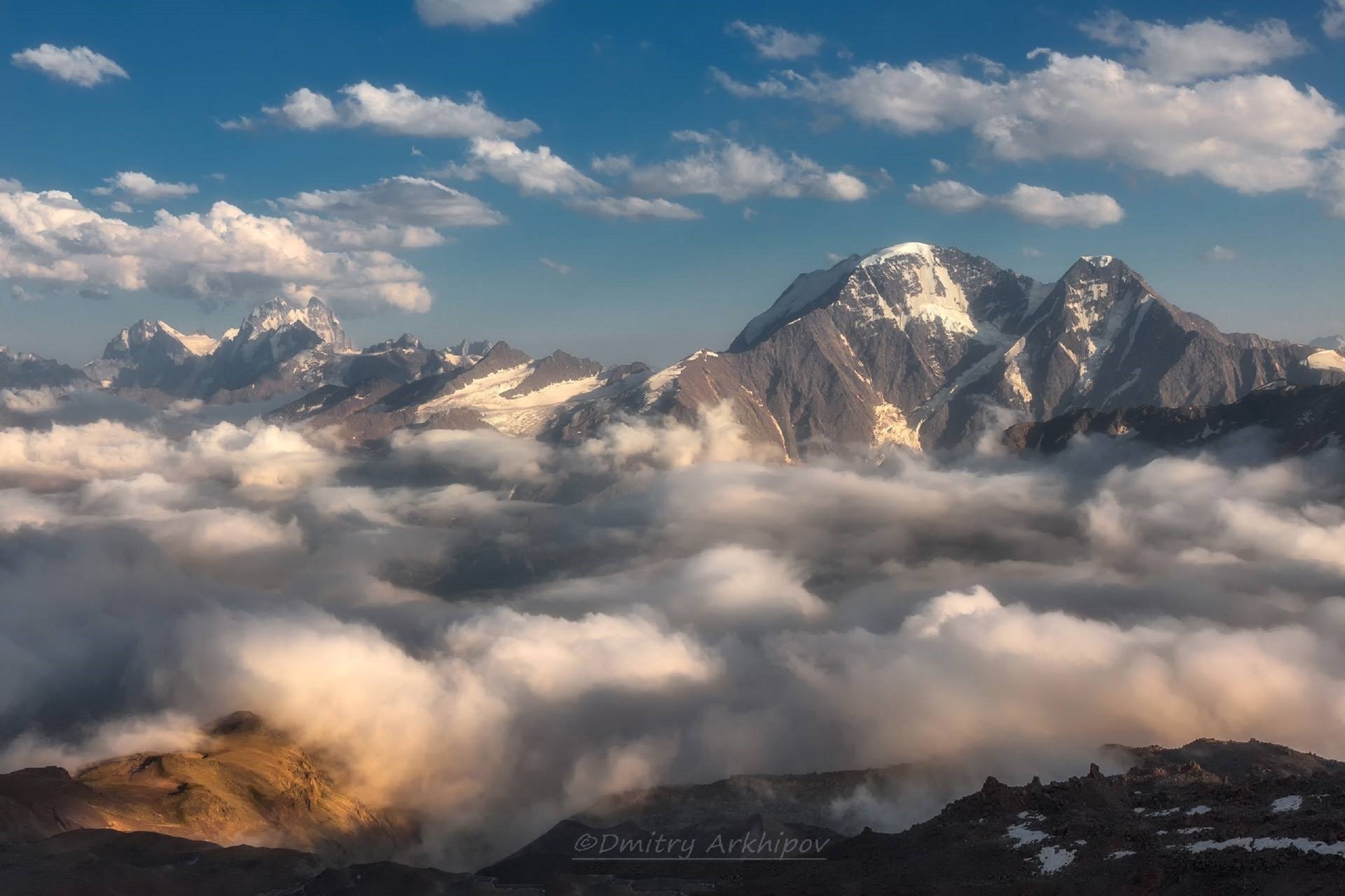 hauptkaukasischer bergrücken berge schnee wolken himmel